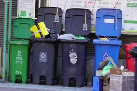 政府办公楼的保洁员图片