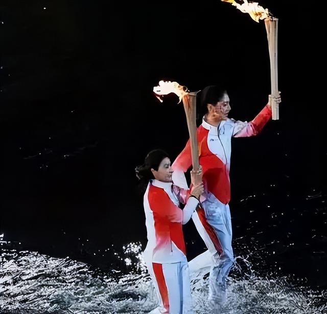 央视对郭晶晶的称呼变了，三字之差释放强烈信号，霍震霆全说对了