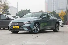 新车 | 售47.8万元起，2025款奔驰EQE实车曝光，宝马i5/蔚来ET7同级图片