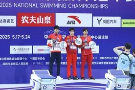 200米自决赛18岁山东小伙张展硕夺银！潘展乐：他是未来的奥运冠军图片