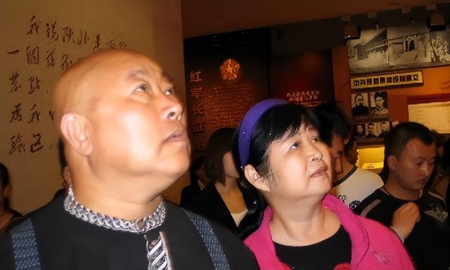 毛主席侄女北京开饭店，多次被砸，朋友劝她公开身份，但被她拒绝