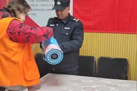 冷了能取暖，饿了有热饮，累了有沙发……寒冬中的守护者图片