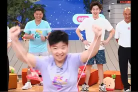 莎莎大头直播！最大的漏勺竟是肖指导！龙凤吉祥！莎莎螃蟹步可爱图片