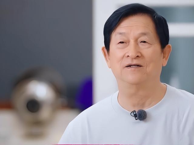 谢娜父母住中江2层大别墅，家里还有保姆，花6000元请司机贵吗？