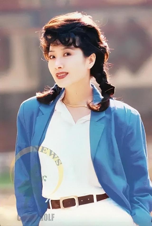 权色交易、陪睡上位，她压根不沾边	，简直是娱乐圈的一股“清流”