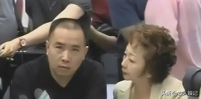 赖昌星妻子曾明娜现状，独居3000平老宅	，做饭弄花草活成人生赢家