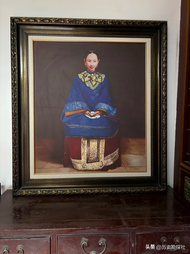 这就是陕西女首富周莹的样貌，并非演员扮演，货真价实的珍贵画像