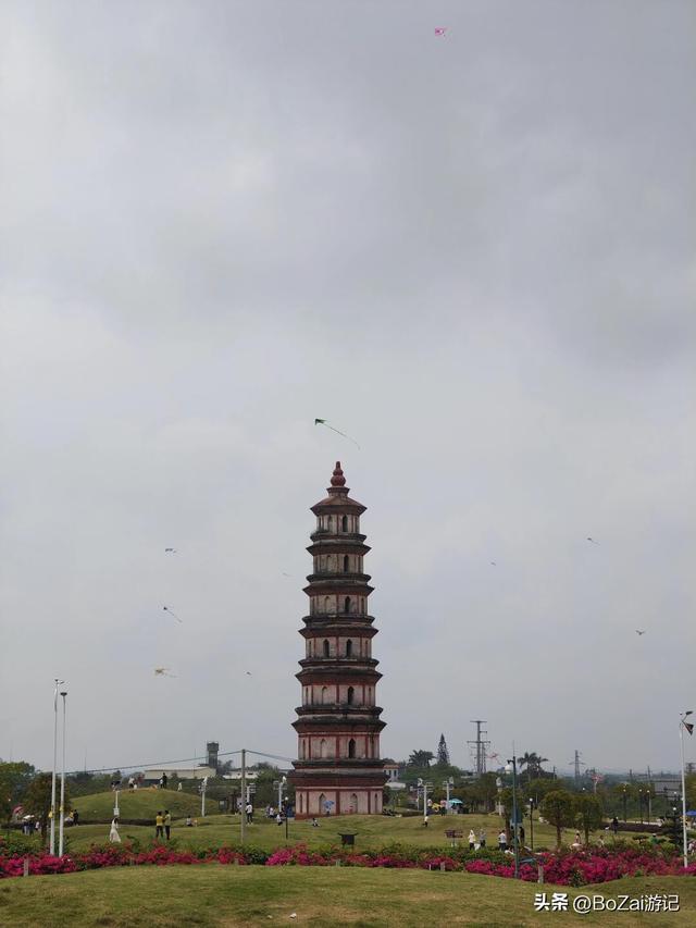 合浦地标大揭秘，明代文昌塔，在汉墓群边守望数百年的传奇