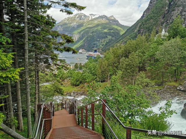 在挪威峡湾，一天三次轮渡，带来的震撼体验