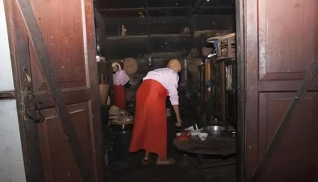 揭秘尼姑庵的黑暗面：尼姑平均年龄不到25，香客人来人往究竟为何