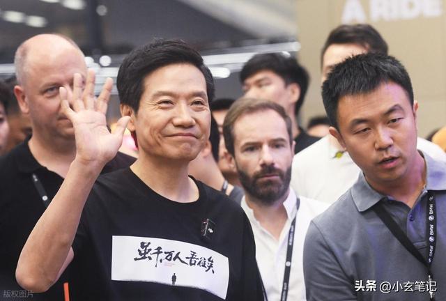网友炸锅！小米16改名17，雷军的噱头还是妙棋？