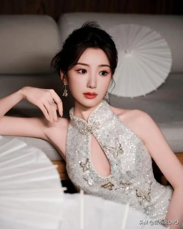 短剧演员签约经纪公司，有人顺风顺水 有人遭雪藏，顶流都选择单干