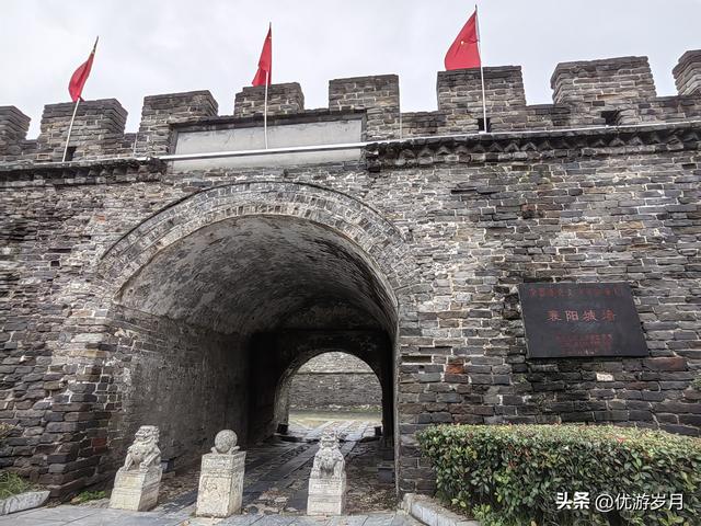 襄阳古城汉江风景很美