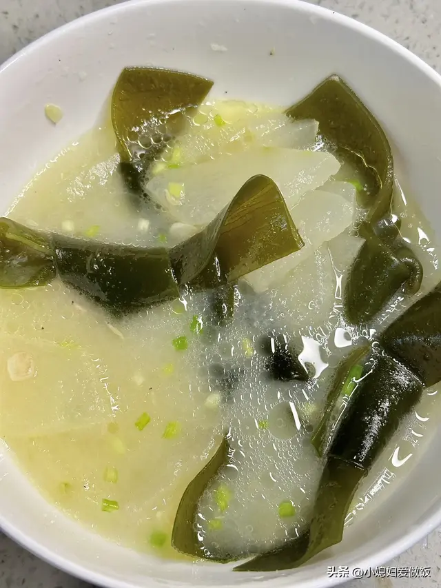 它是碱性食物之王，年过50使劲吃，嘴巴不臭了，肠胃通畅，不便秘
