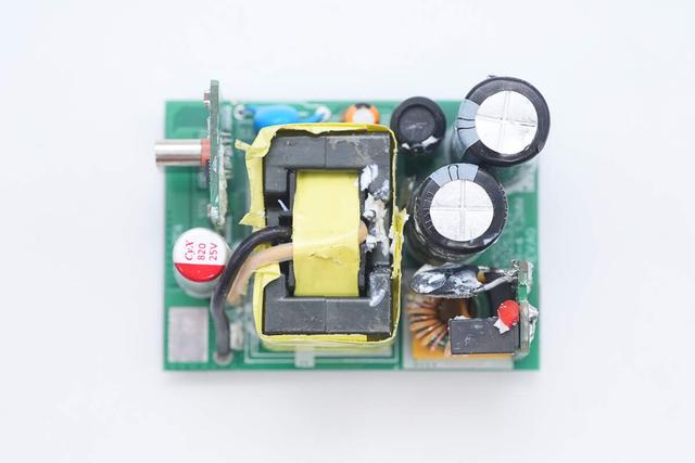 主流快充全兼容，超小体积，倍仕达65W氮化镓充电器拆解