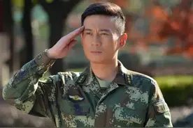 “戏里”是父女，“戏外”是夫妻，他俩关系公开时，孩子都8岁了图片