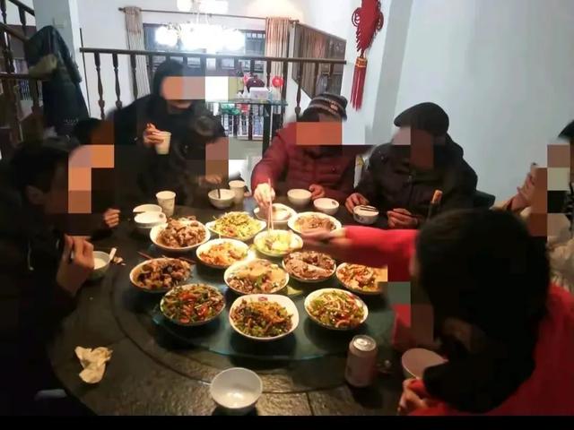父亲落寞地说，这桶油，你拎去吧。以后，你就是想要，也拿不到喽