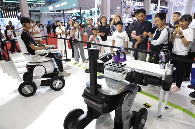 活力北京城科创加速度｜2025世界机器人大会在京开幕，全球首个机器人消费节同步举办