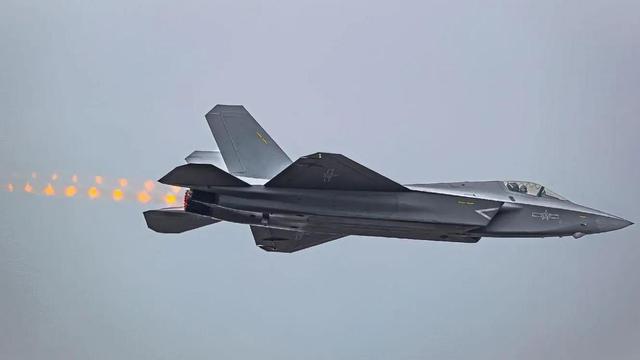 美媒称印度准备采购140架苏-57，巴基斯坦：有歼-35E根本就不怕！
