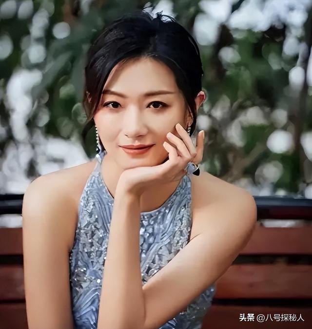 没想到一脱未成名，嫁普通丈夫8年，43岁万茜靠演女大佬终于红了