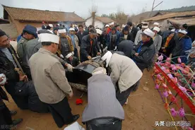 农村红白喜事，村民帮忙，主家会备什么“答谢礼”？图片