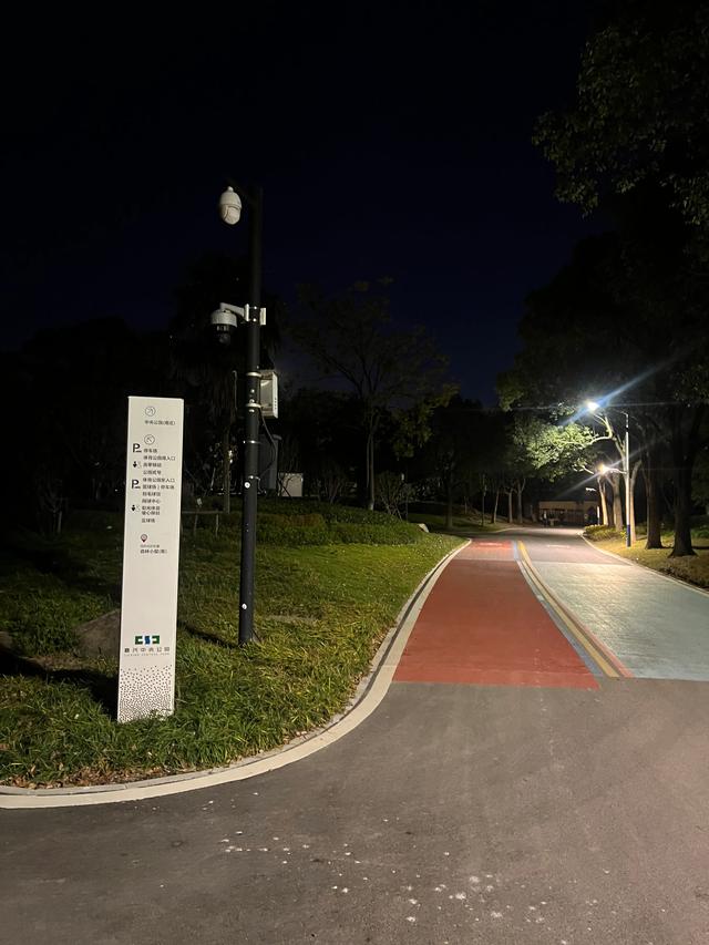 夜步嘉兴中央公园
