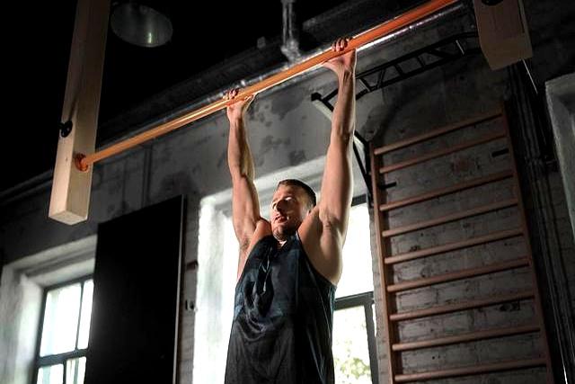 一个容易被低估的健身动作——引体向上，你能一次性做多少个？