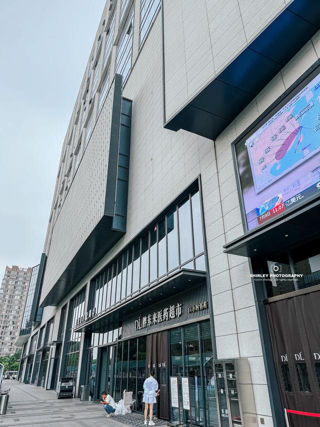 上海游客第一次去胖东来，比网上传的更离谱，被吓到赶紧结账走人