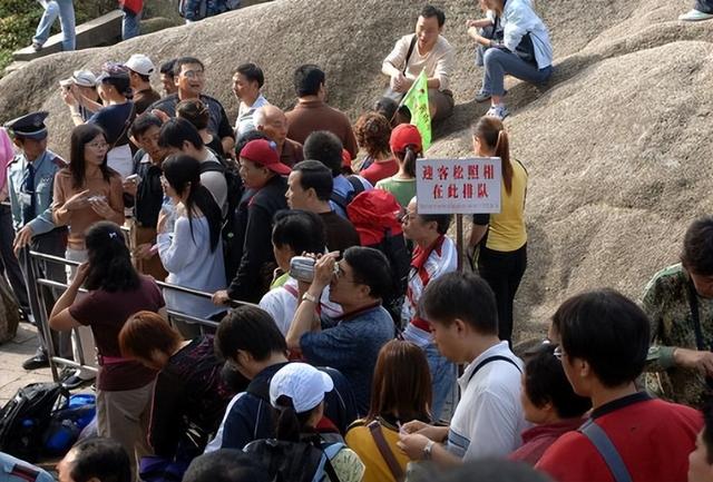 继英国之后，日本也贴出“中文标语”？中国游客：丢人丢到日本！