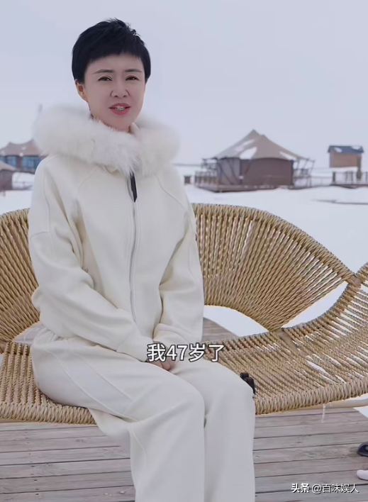 47岁贺娇龙去世！同学曝抢救过程	，网友提醒成真，此前疑早有征兆