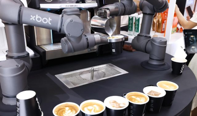 马斯克要掀制造业的桌子，中国巨头一招破局，掐住关键命门