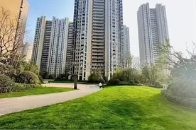 崩溃！赣州这个小区，房价一降再降！图片