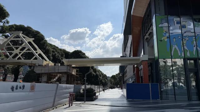 南宁闷声不响的搭建了一座人行天桥,住附近的人幸福了!