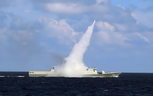 中日架炮海上对峙3小时！日船只夜袭钓鱼岛，中方再次通告联合国