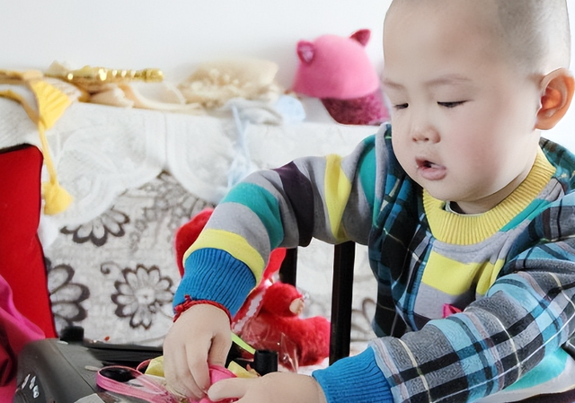 小神童“张峻豪”	，3岁走红，5岁上春晚，7岁年入百万	，后来怎样