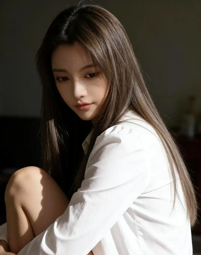 浙江嘉兴一名媛，175cm皮肤白到发光，身材也很顶级，太美了