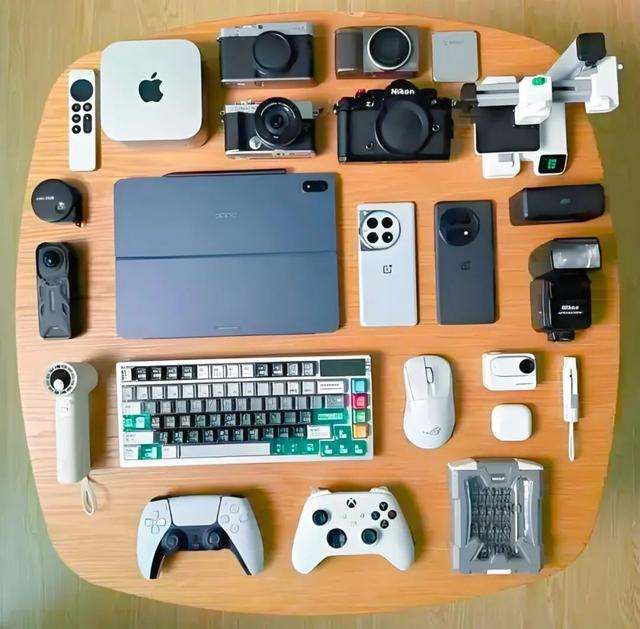 “电子垃圾三件套”，收割中国男人几百亿