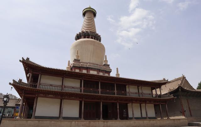 西夏皇家寺庙，35米绝美卧佛，国内仅存900年保留完好