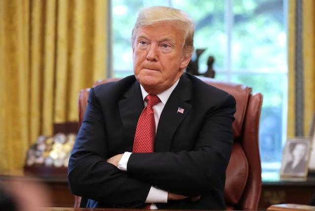 转向了？特朗普主动还油轮	，白宫释放俄公民，美国第一次做出妥协