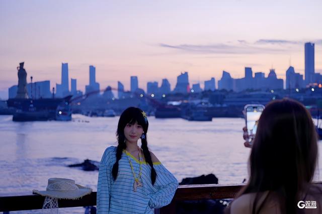 小麦岛：夏夜人潮涌动，城市夜晚风景线