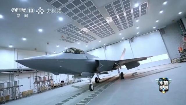 央视官宣“黑科技”，歼-35果然被严重低估，全身上下都是超材料