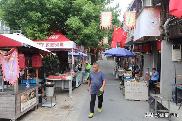2005年国庆，南泉街上走了一圈，随便拍了一组当地人生活