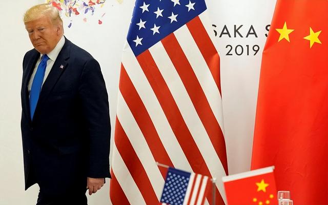 中国对美又出两重拳！特朗普已歇斯底里，放开手狠狠打！
