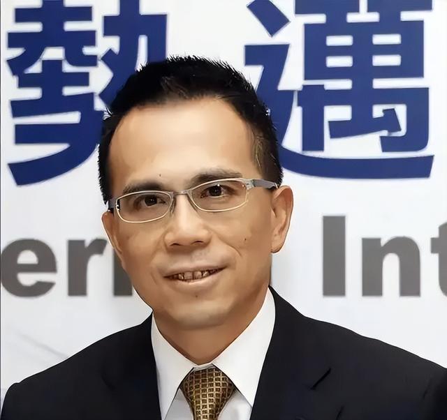 中央亮剑，李嘉诚嗅到危险，疯狂抛售大湾区房源，掐准时机大撤退