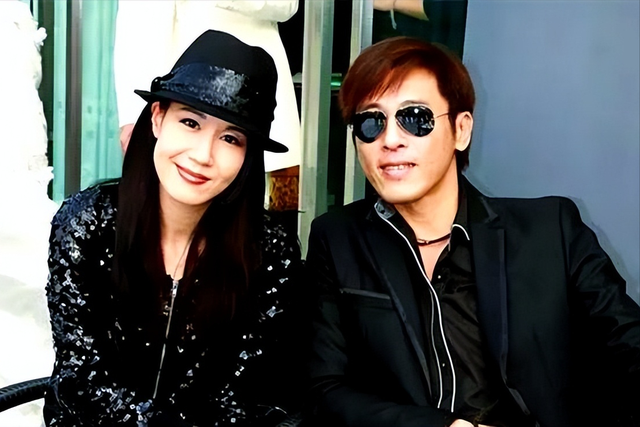夫妻俩为了不变老，坚持31年不吃肉不生子，如今59岁近照不敢认