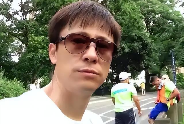 那个连登14次春晚的歌坛巨星	，如今家产被拍卖“住进”养老院？