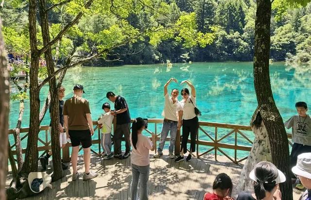 重磅上线！“一部手机游阿坝”平台开启全域智慧旅游新时代