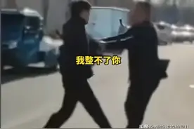 学校餐饮公司抢学生外卖扔垃圾桶，公司喊冤：挣我30万，学校出面图片