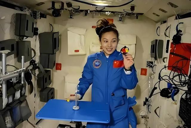 牺牲太大了！中国首个出舱女宇航员谈太空之旅：落地后路都走不了