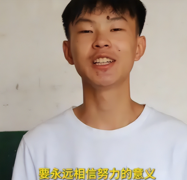 寒门再出贵子！庞众望之后又出一个周糠顺，天崩开局却考出642分
